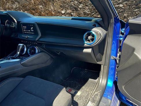 Used 2018 Chevrolet Camaro LT image 13