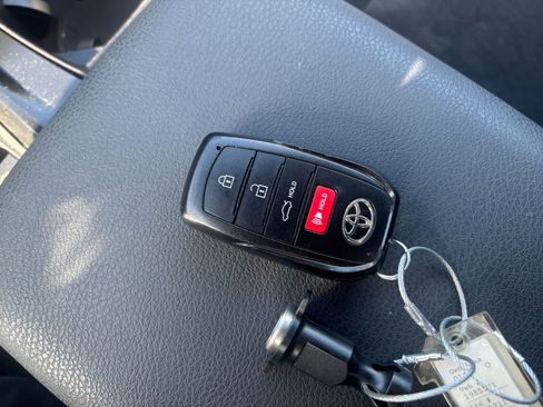 Used 2025 Toyota Camry LE image 22