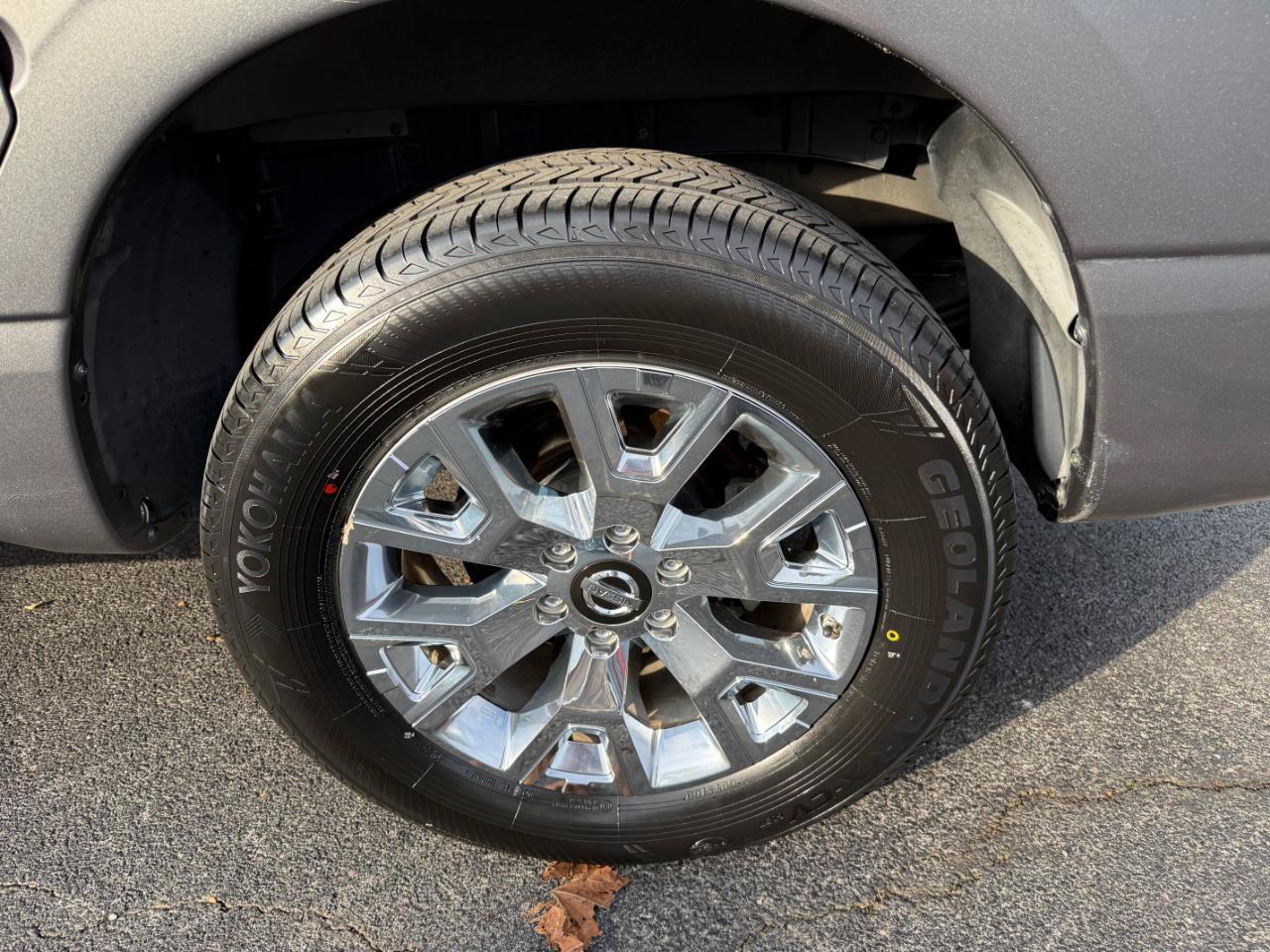 Used 2020 Nissan Titan SV w/ SV Convenience Package AWD/4WD image 15
