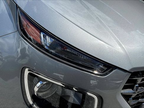 Used 2025 Hyundai Venue SEL FWD image 32
