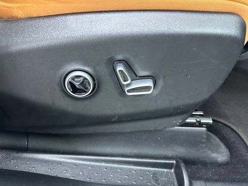 Used 2022 Chrysler Pacifica Pinnacle AWD/4WD image 30