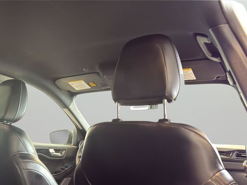 Used 2025 Ford Escape ST-Line AWD/4WD image 16