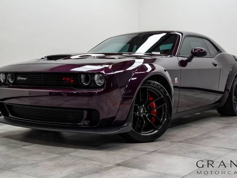 Used 2022 Dodge Challenger R/T Scat Pack RWD image 1