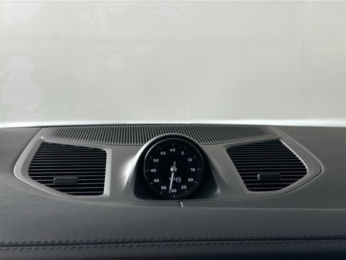 Certified 2025 Porsche Cayenne E-Hybrid image 25