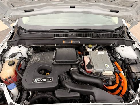 Used 2019 Ford Fusion SE FWD image 35