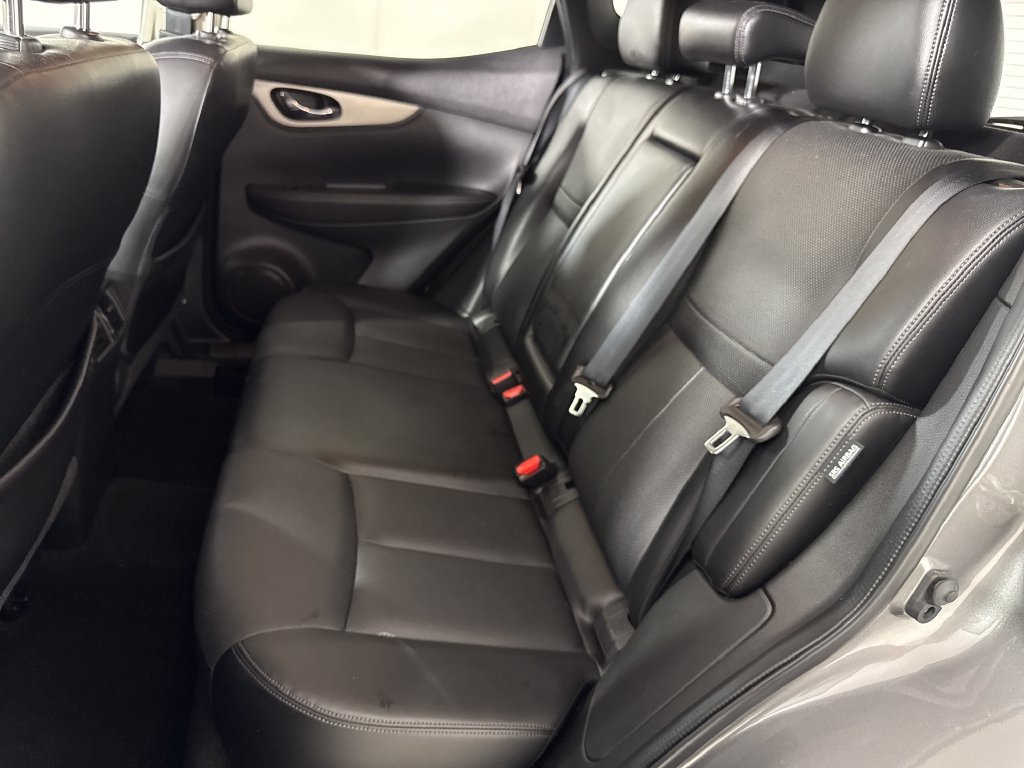 Used 2020 Nissan Rogue Sport SL FWD image 13
