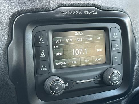 Used 2015 Jeep Renegade Trailhawk w/ Cold Weather Group image 23