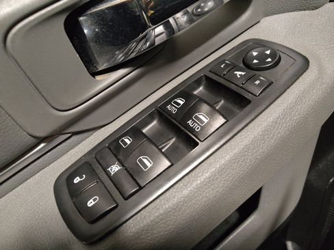 Used 2018 RAM 1500 Lone Star RWD image 27