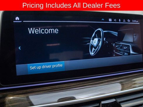 Used 2021 BMW 530e xDrive w/ Premium Package AWD/4WD image 14