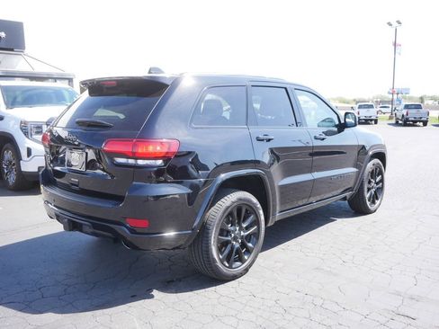 Used 2021 Jeep Grand Cherokee Laredo X AWD/4WD image 7