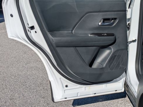New 2026 Nissan Kicks SR FWD image 22