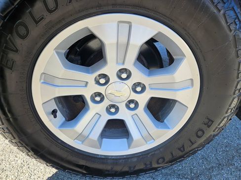 Used 2017 Chevrolet Silverado 1500 LT w/ All Star Edition AWD/4WD image 33