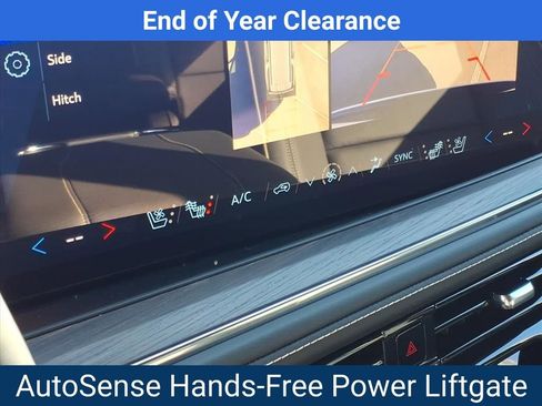 New 2025 Chevrolet Suburban Premier image 12