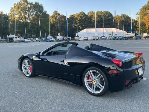 Used 2013 Ferrari 458 Spider image 9