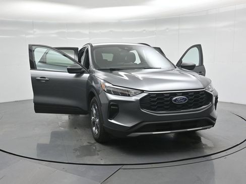 Certified 2025 Ford Escape ST-Line image 32