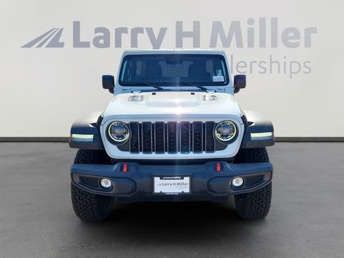 New 2025 Jeep Wrangler Unlimited Rubicon w/ Technology Group image 9