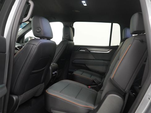 Used 2025 GMC Acadia AT4 w/ LPO, Floor Liner Package AWD/4WD image 19