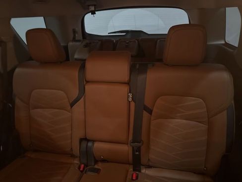 Used 2023 Nissan Pathfinder Platinum w/ Cargo Package image 13