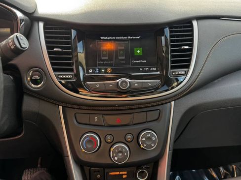 Used 2018 Chevrolet Trax LT w/ Sun & Sound Package AWD/4WD image 26