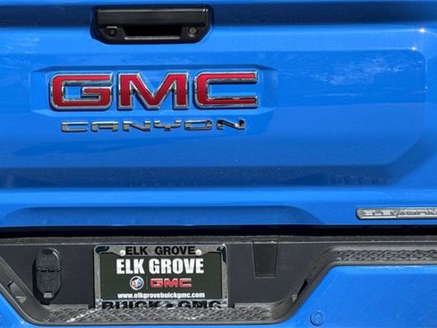 New 2025 GMC Canyon Elevation w/ Convenience Package image 32