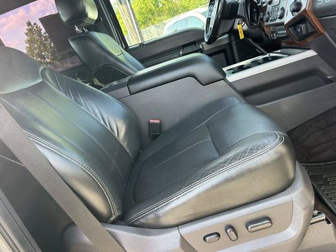 Used 2013 Ford F250 Lariat w/ Lariat Interior Pkg AWD/4WD image 9
