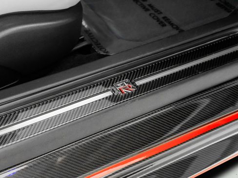 Used 2009 Nissan GT-R Premium image 36