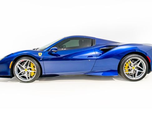 Used 2023 Ferrari F8 Tributo image 3