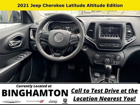 Used 2021 Jeep Cherokee Latitude Plus AWD/4WD image 16