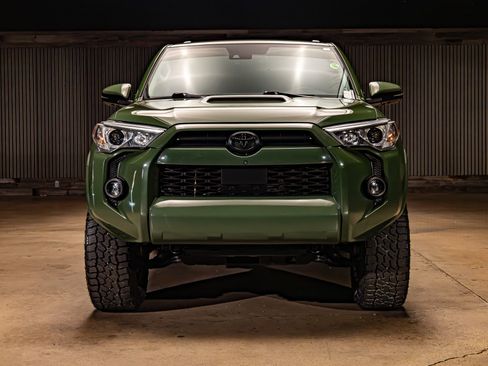 Used 2022 Toyota 4Runner TRD Sport w/ Technology Package AWD/4WD image 2