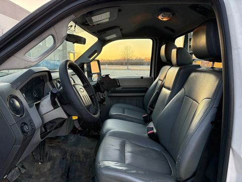 Used 2013 Ford F350 XL w/ Camper Pkg image 10