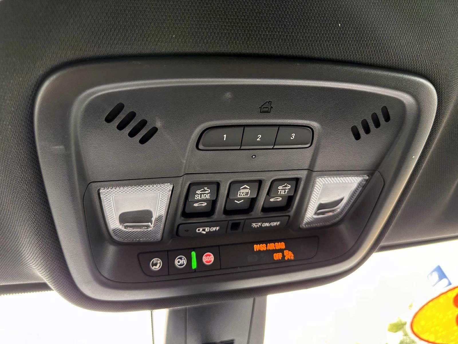 Used 2023 Chevrolet Traverse RS AWD/4WD image 28
