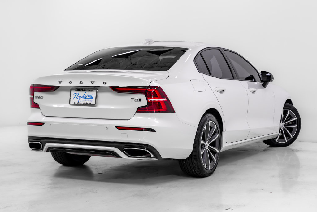 Used 2021 Volvo S60 T5 Momentum AWD/4WD image 29