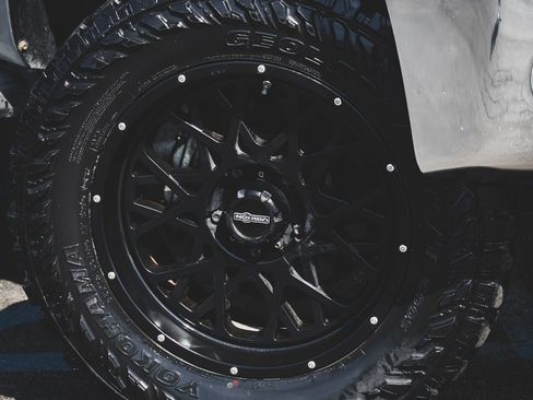 Used 2011 Toyota Tundra 4x4 Double Cab w/ Tow Pkg image 2