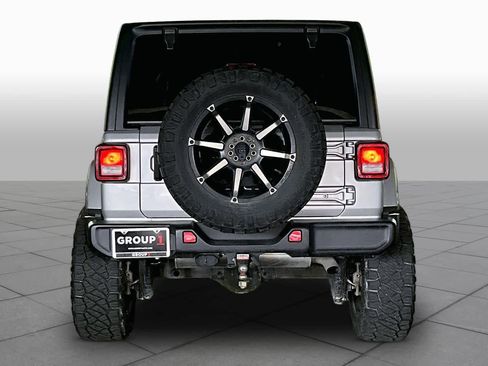 Used 2022 Jeep Wrangler Unlimited Sahara w/ Cold Weather Group AWD/4WD image 4