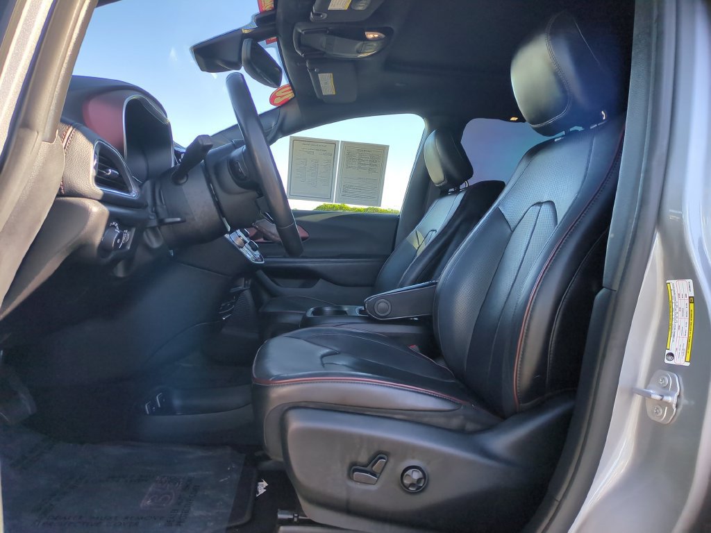 Used 2020 Chrysler Pacifica Limited FWD image 18