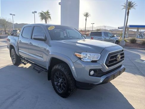 Certified 2021 Toyota Tacoma SR5 AWD/4WD image 3