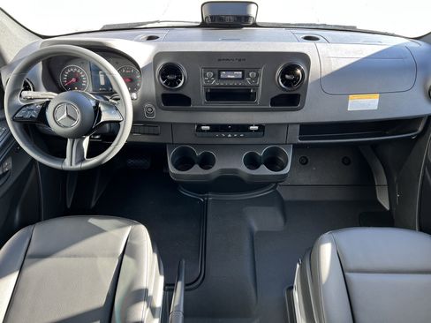 New 2025 Mercedes-Benz Sprinter 2500 image 25