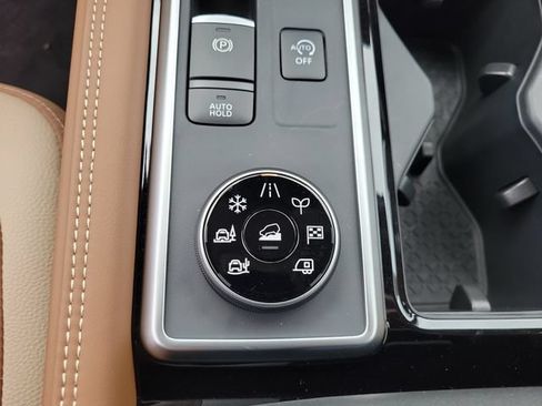 New 2026 Nissan Pathfinder Platinum AWD/4WD image 32