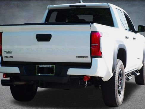 Used 2024 Toyota Tacoma TRD Off-Road AWD/4WD image 27