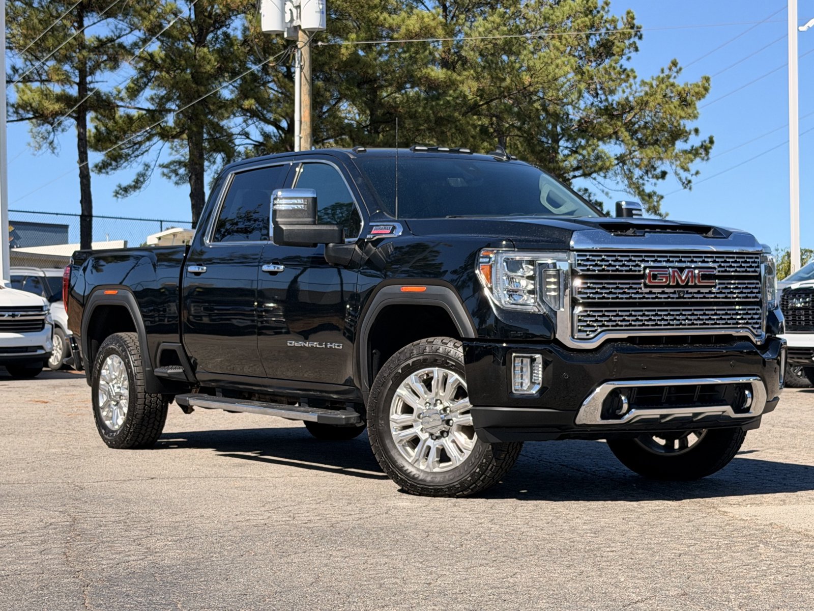 Used 2020 GMC Sierra 2500 Denali w/ Technology Package AWD/4WD image 2
