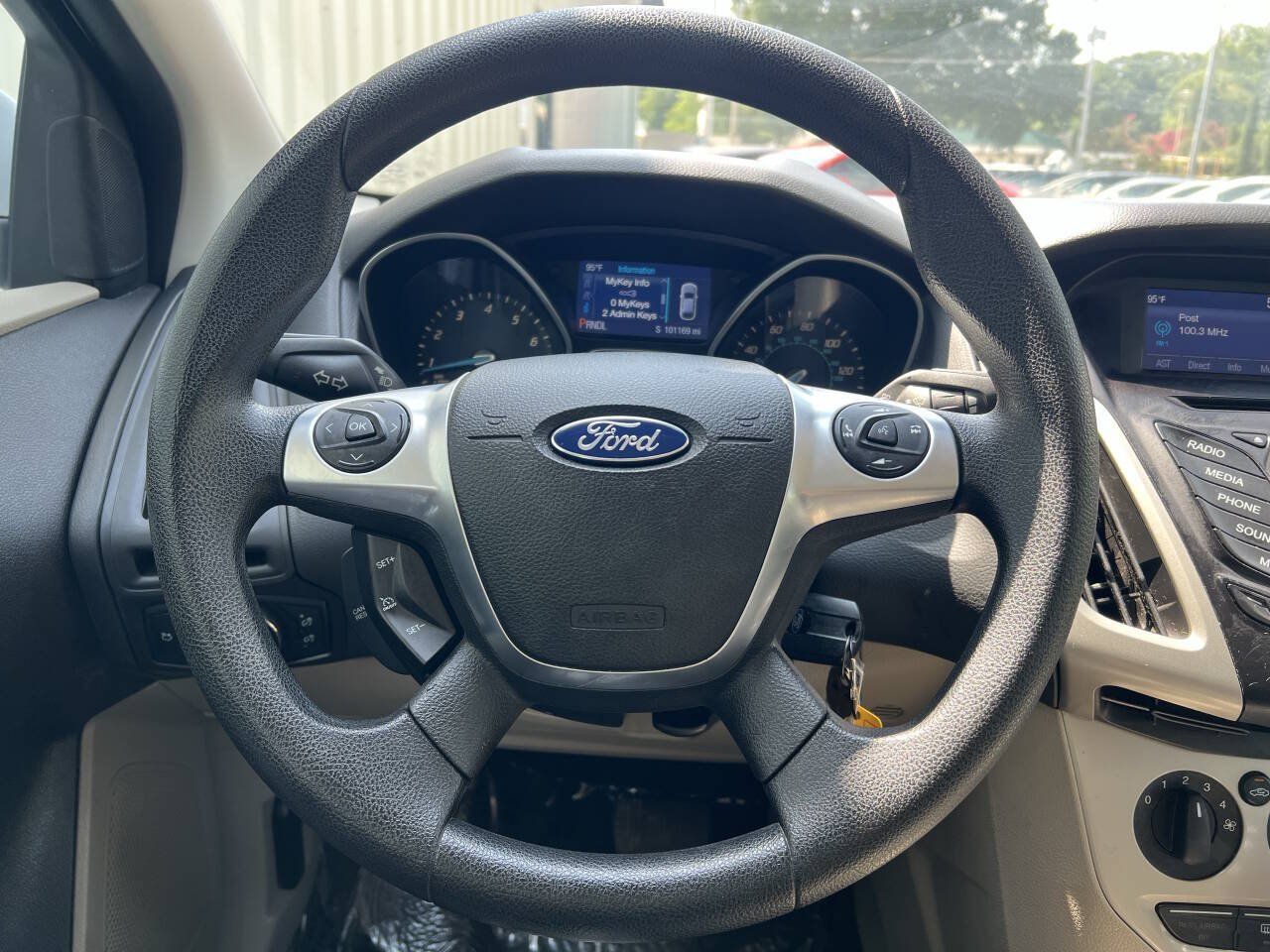 Used 2014 Ford Focus SE FWD image 14