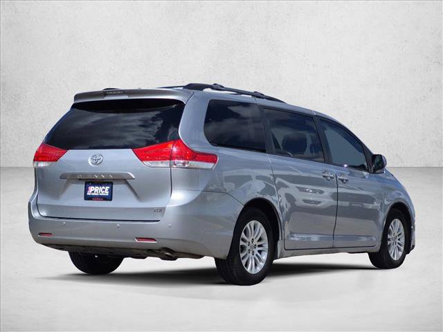 Used 2014 Toyota Sienna XLE FWD image 5