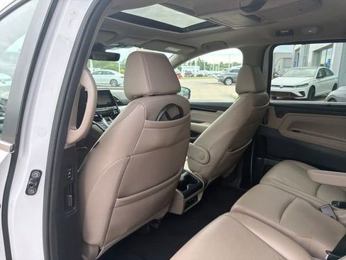 Used 2023 Honda Odyssey Touring image 14