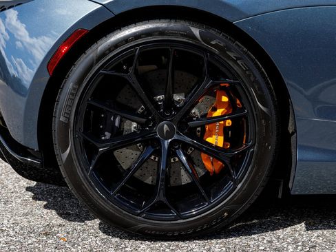 Used 2026 McLaren Artura RWD image 14
