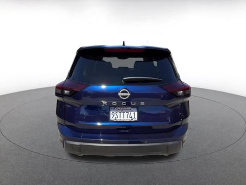 Used 2025 Nissan Rogue SV FWD image 12