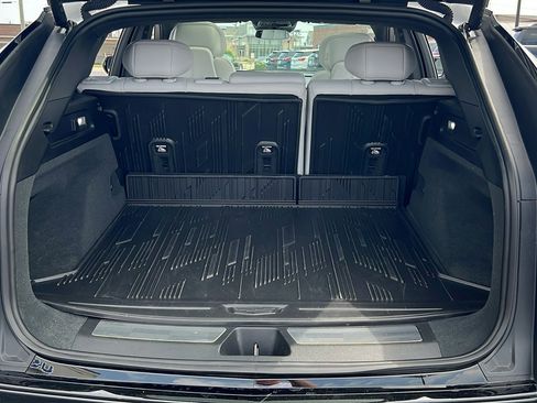 Used 2024 Cadillac Lyriq Sport image 27