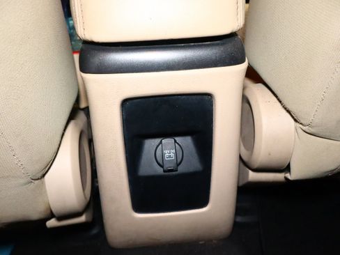 Used 2019 Dodge Journey SE image 34