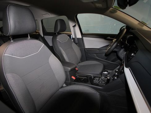 Used 2024 Volkswagen Taos SE image 20