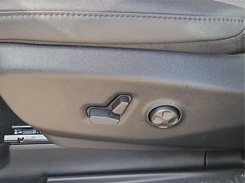 New 2026 Chrysler Pacifica Select image 13