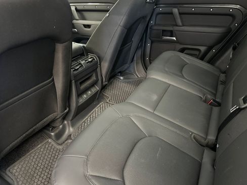 Used 2025 Land Rover Defender 110 S image 26